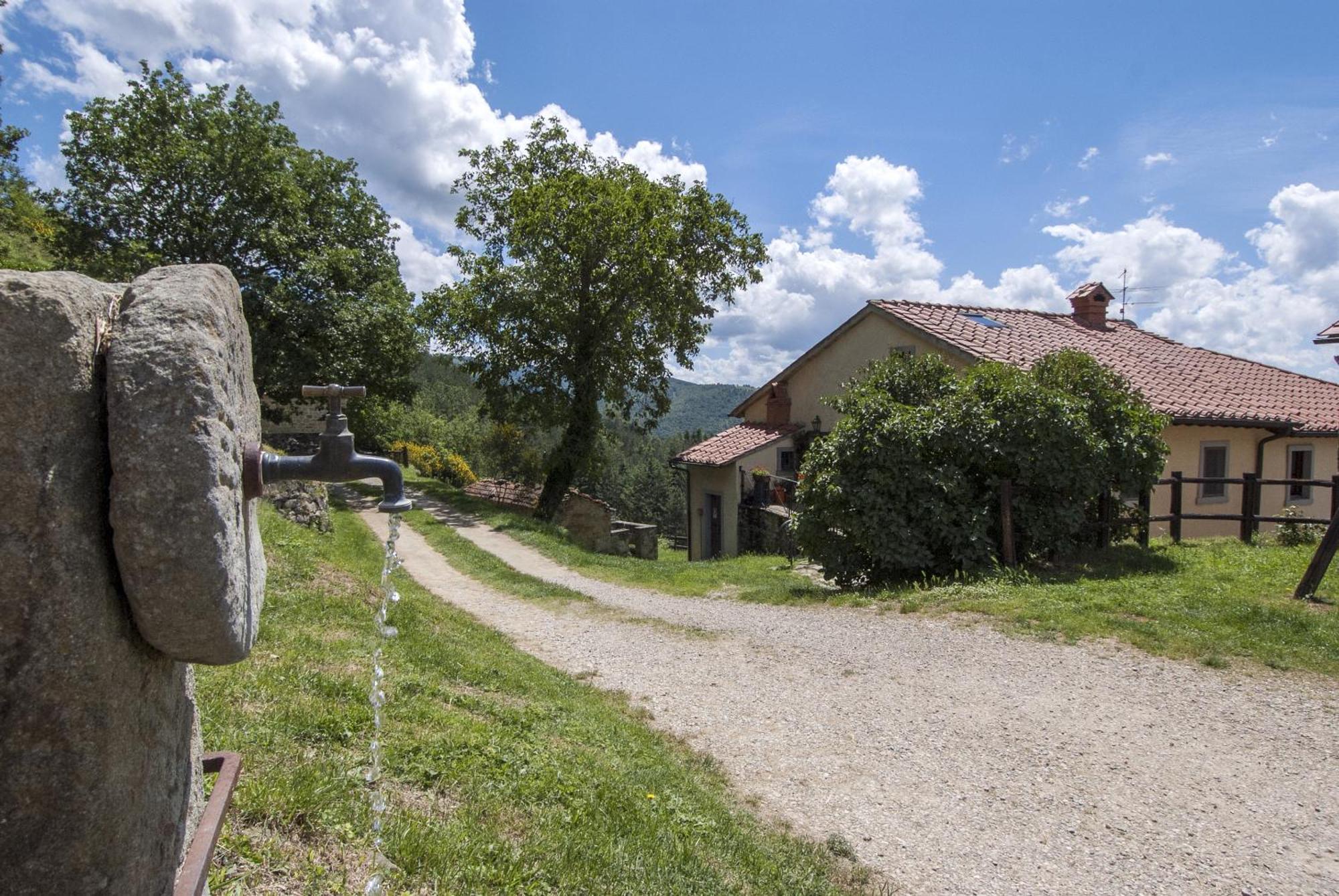 Отель Borgo Tramonte Пратовеккьо Экстерьер фото