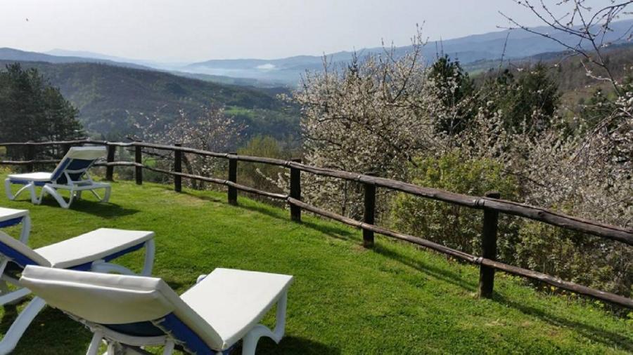 Отель Borgo Tramonte Пратовеккьо Экстерьер фото